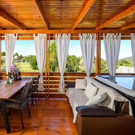 Holiday home Cozy And Chic Little House With Pool Ivinj - 5
