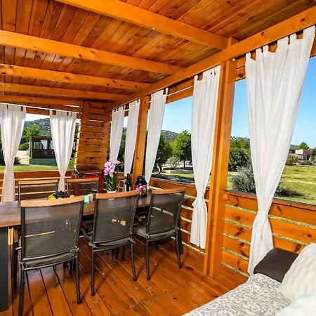 Cozy And Chic Little House With Pool Ivinj - 5 Casa de Férias Tisno