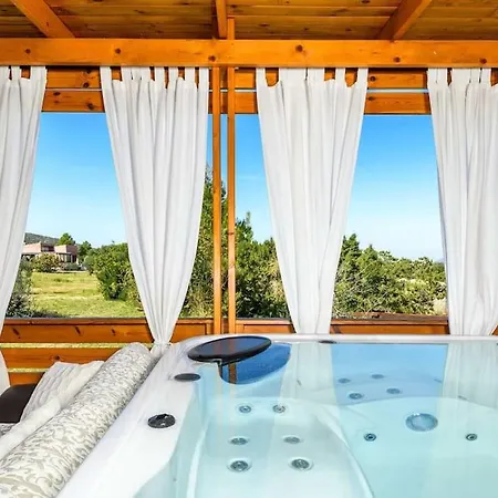 Cozy And Chic Little House With Pool Ivinj - 5 Casa de Férias *