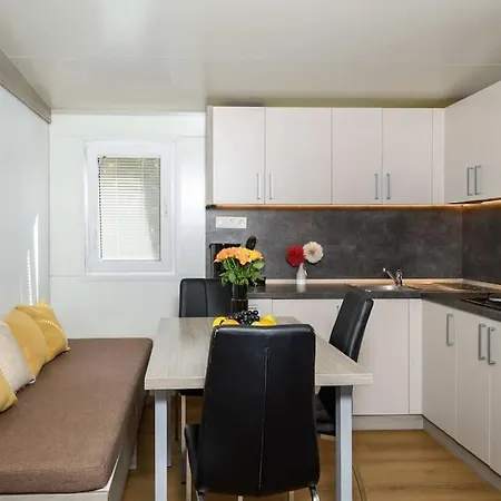 Casa de Férias Cozy And Chic Little House With Pool Ivinj - 5