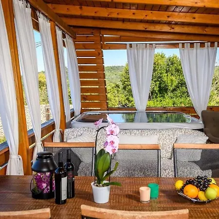 Casa de Férias Cozy And Chic Little House With Pool Ivinj - 5 Tisno