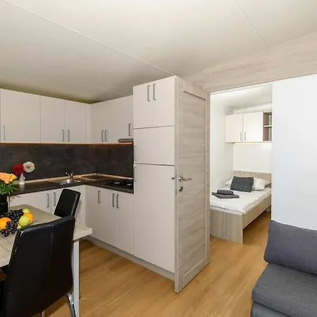 Cozy And Chic Little House With Pool Ivinj - 5 Casa de Férias *