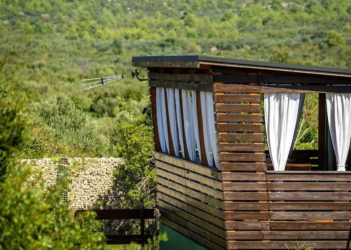 Cozy And Chic Little House With Pool Ivinj - 5 *