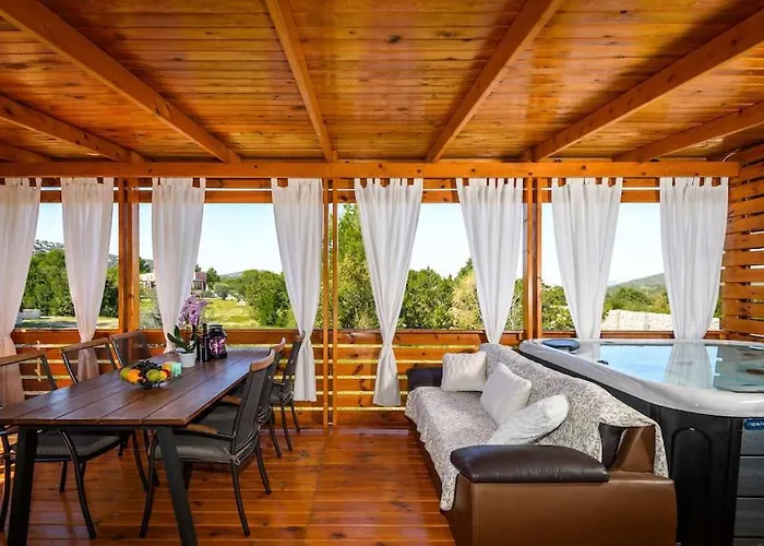 Holiday home Cozy And Chic Little House With Pool Ivinj - 5