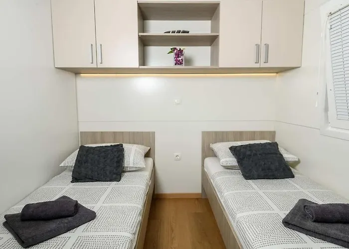 Holiday home Cozy And Chic Little House With Pool Ivinj - 5 *