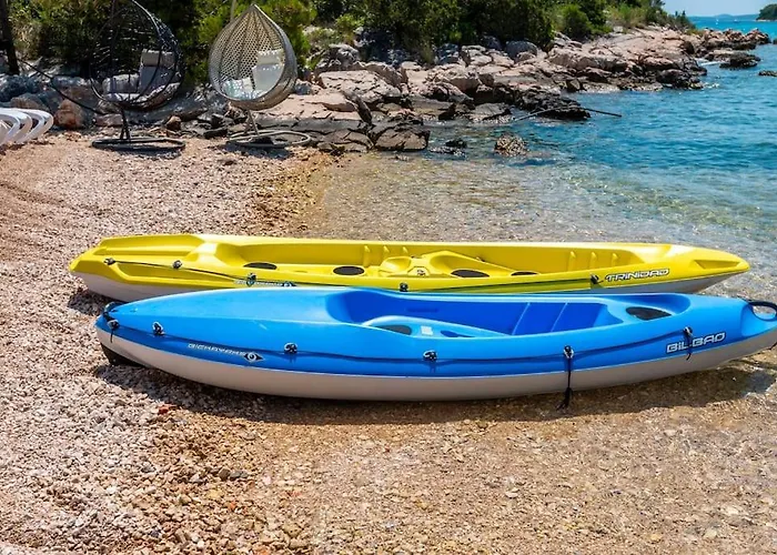 Cozy And Chic Little House With Pool Ivinj - 5 Holiday home *