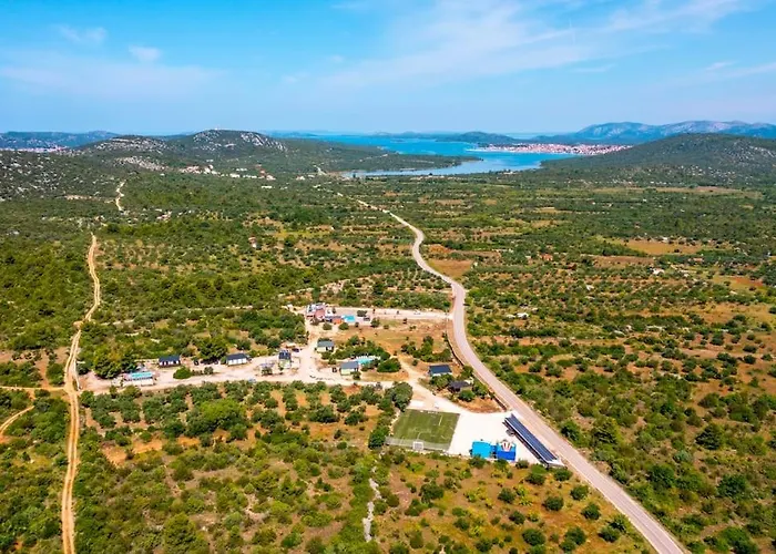 Cozy And Chic Little House With Pool Ivinj - 5 *