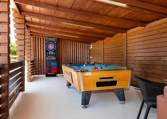 Cozy And Chic Little House With Pool Ivinj - 5 Holiday home