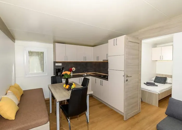 Cozy And Chic Little House With Pool Ivinj - 5 Holiday home *