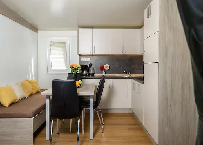 Cozy And Chic Little House With Pool Ivinj - 5 Holiday home *