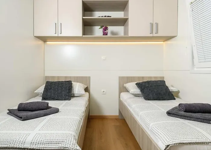 Holiday home Cozy And Chic Little House With Pool Ivinj - 5 *