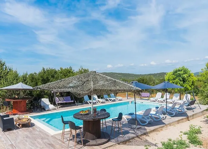 Cozy And Chic Little House With Pool Ivinj - 5 Holiday home *