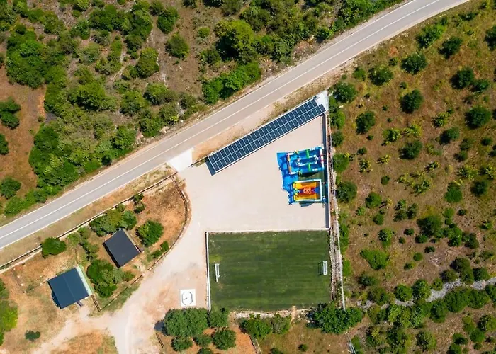 Cozy And Chic Little House With Pool Ivinj - 5 * Tisno